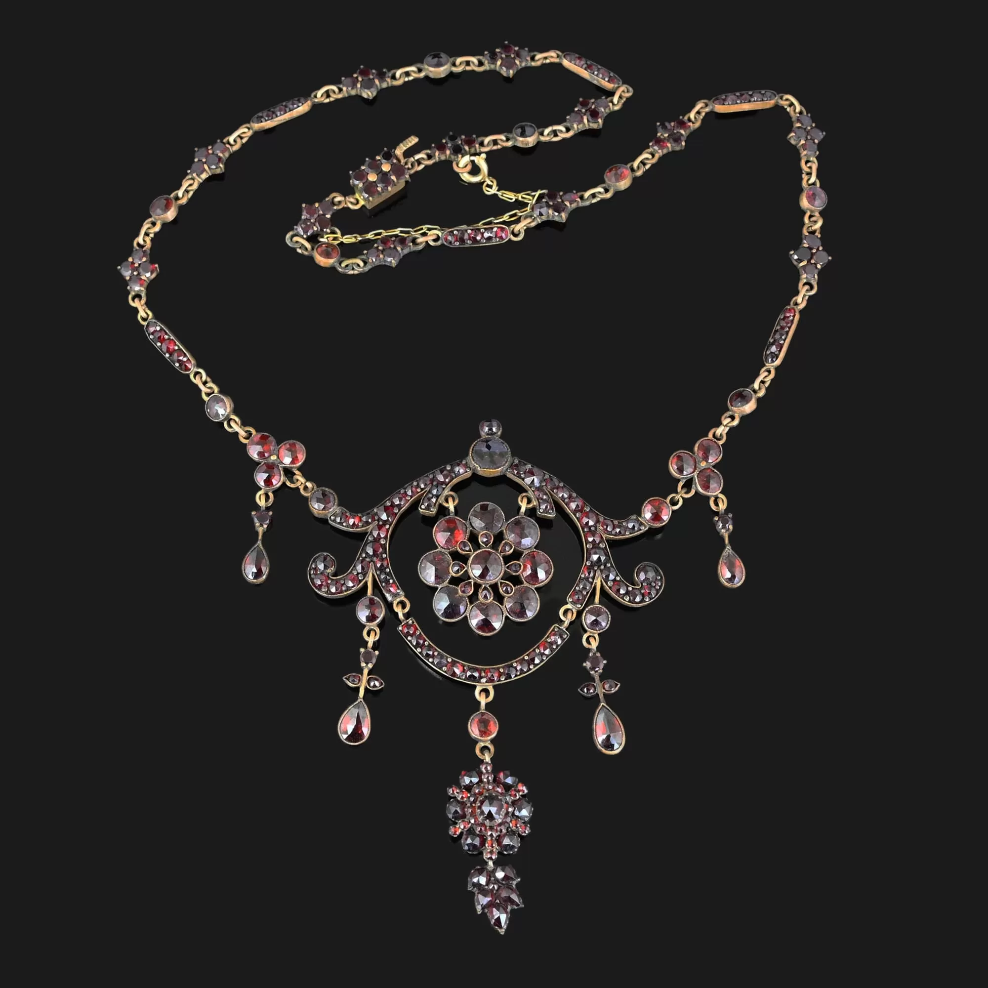 Antique Victorian Bohemian Garnet Necklace